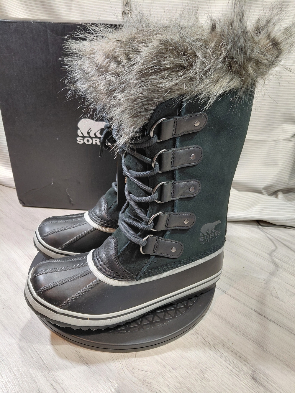 NEW Sorel Women's Joan Of Arctic Black Waterproof Insulated Winter Boots SIZE 9